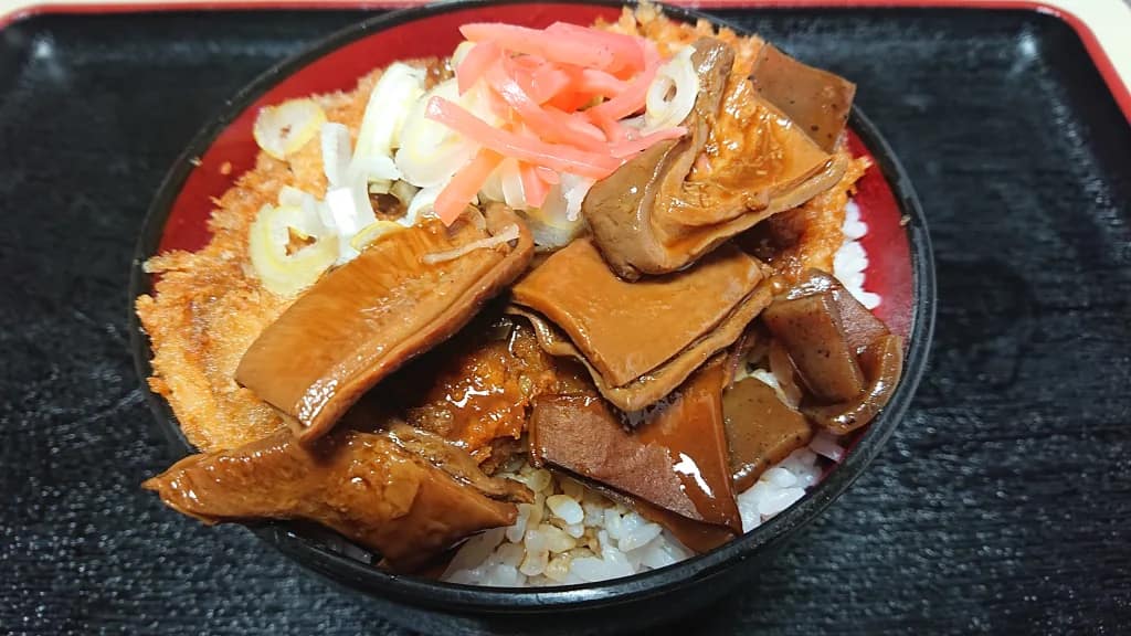 名古屋名物どて煮かつ丼です